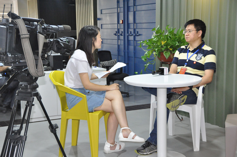 村村響廣播，救民于危難